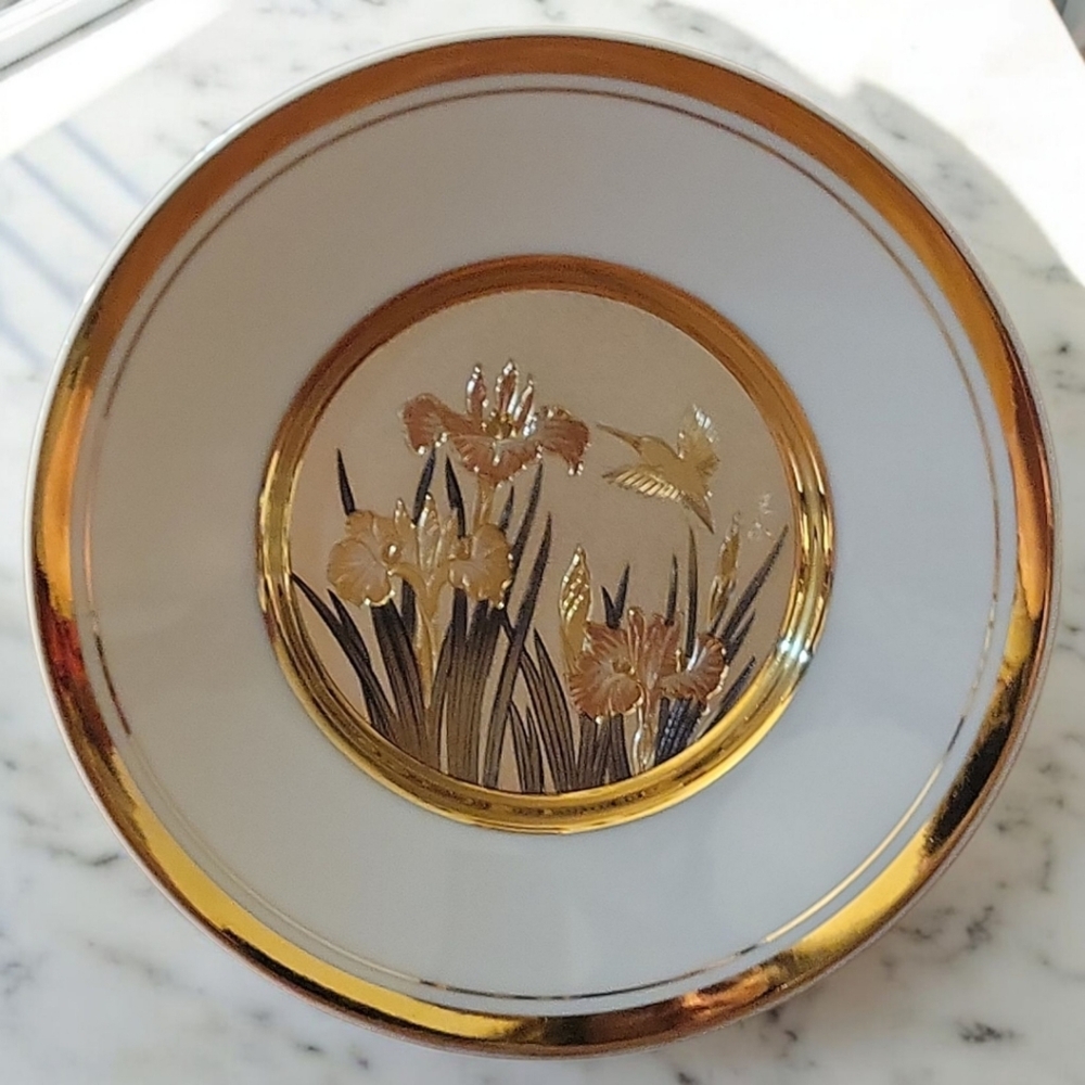 Vintage The Art of Chokin 24K Gold Edged Plate 6" Iris / Hummingbird Japan
